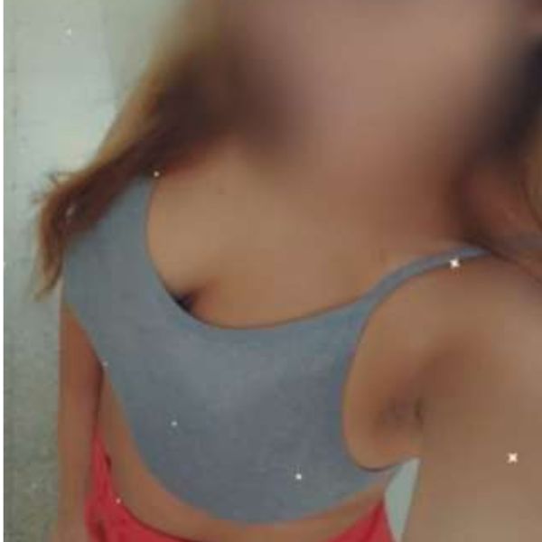 quieres relajar tu cuerpo y dejarte consentir por mis suaves y cariñosas manos.no dudes en contactarme disfrutarás de un rico masaje sensitivo que te hará sentir sensaciones únicas y máximo placer. con una terminación manual que te hará vibrar y vivir muchas emociones.