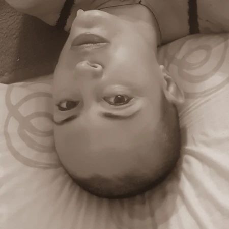 Masajista italiana erotica y sensitiva con formación en técnicas tantricas y de sexualidad energetica. dispongo de sala en el centro de barcelona